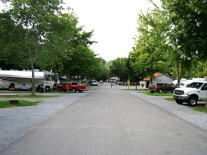 CAMPGROUND PIGEON FORGE TN - CREEKSIDE RV PARK - GOOD SAM PARK #1 CHOICE 