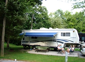 CAMPGROUND PIGEON FORGE TN - CREEKSIDE RV PARK - GOOD SAM PARK #1 CHOICE 